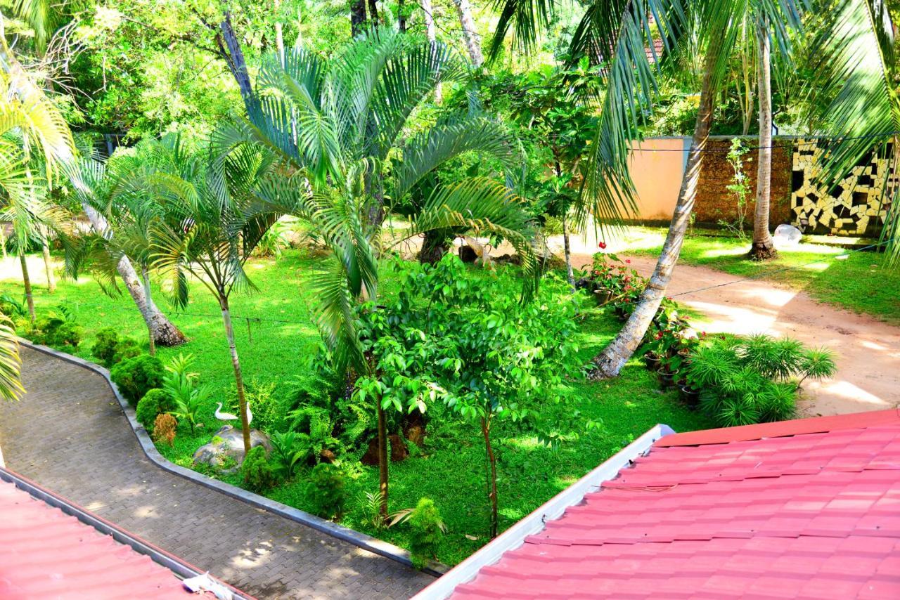 Little Villa Hotel Вадува Екстериор снимка