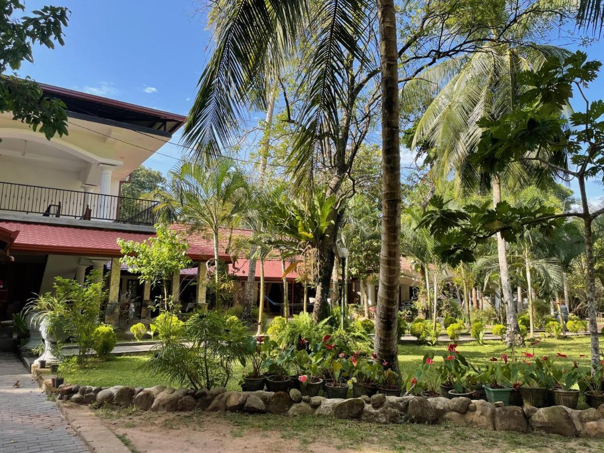 Little Villa Hotel Вадува Екстериор снимка